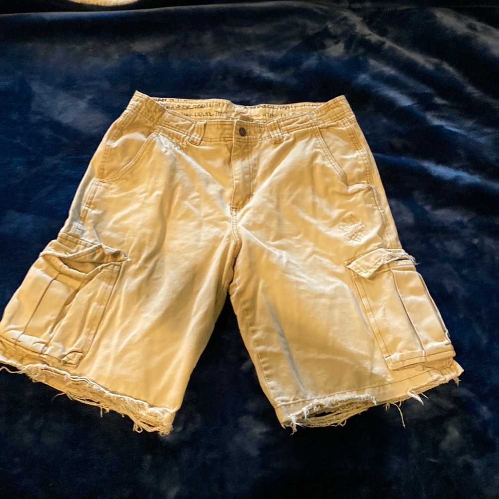 Vintage NBN gear cargo shorts, 34 waist